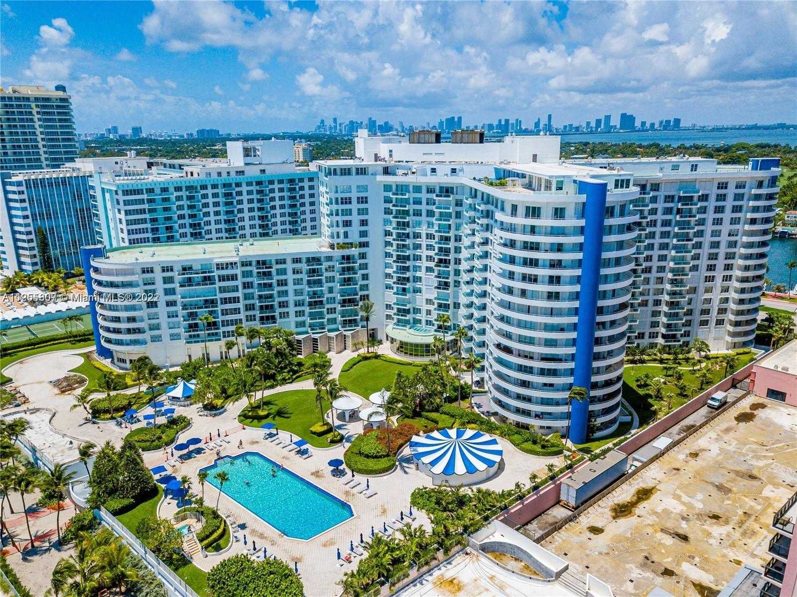 жилой дом в пляж Майами, Флорида 11621733
