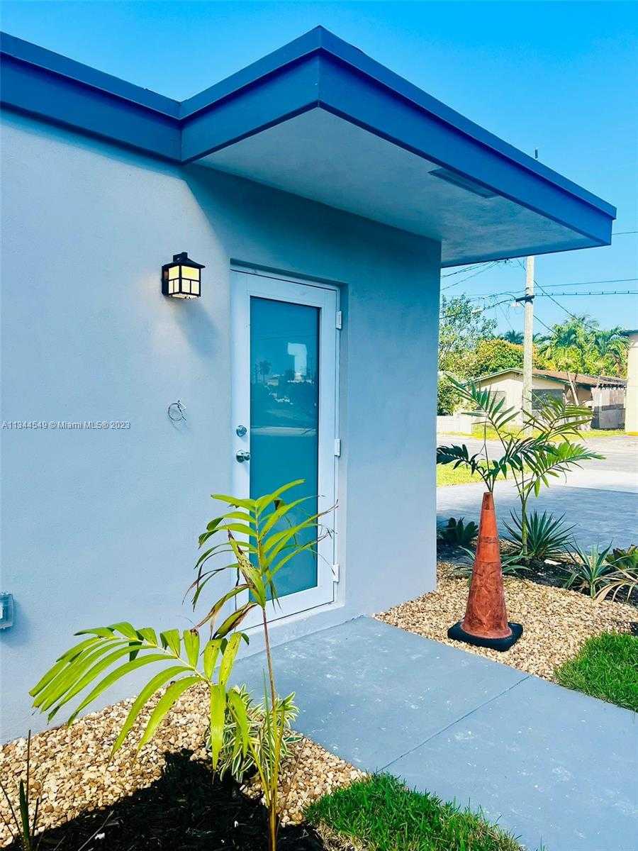 Будинок в Охоплені сонцем острови, Флорида 11621745