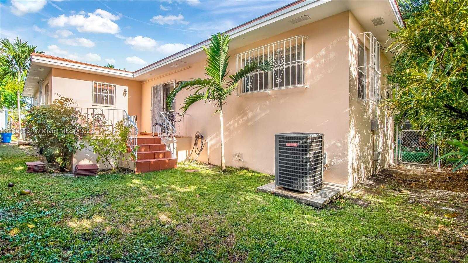 House in Coral Gables, Florida 11621772