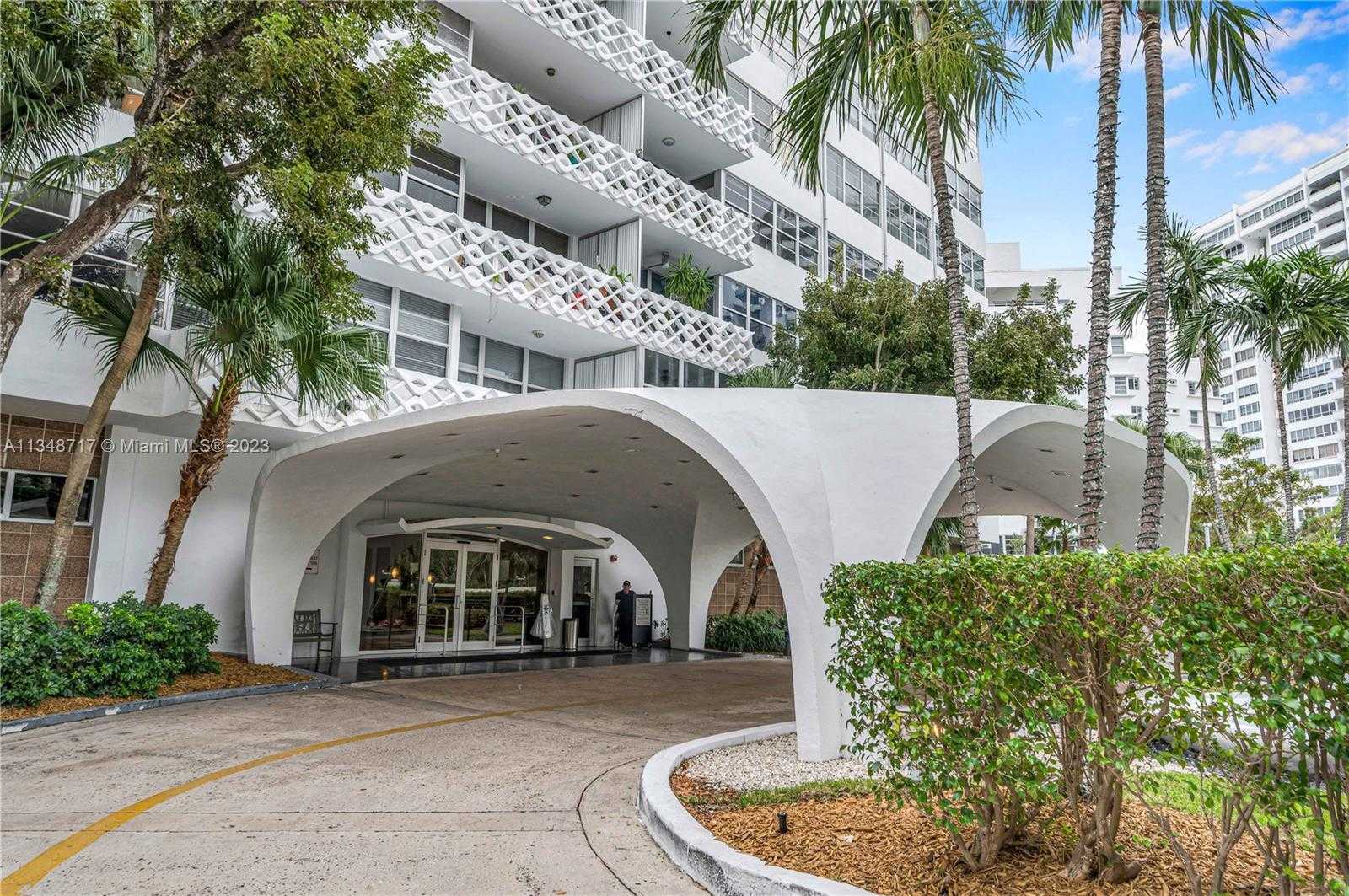 Condominium in Miami Beach, Florida 11621797