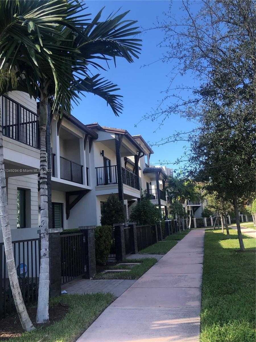 House in Doral, Florida 11621798