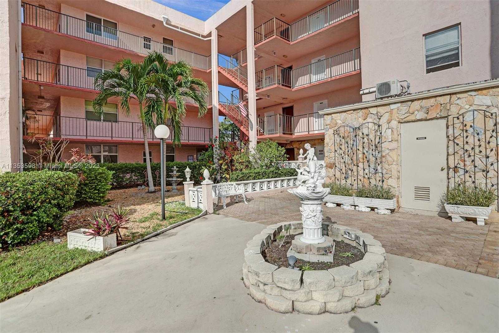 Condominium in Oostpoortpark, Florida 11621810