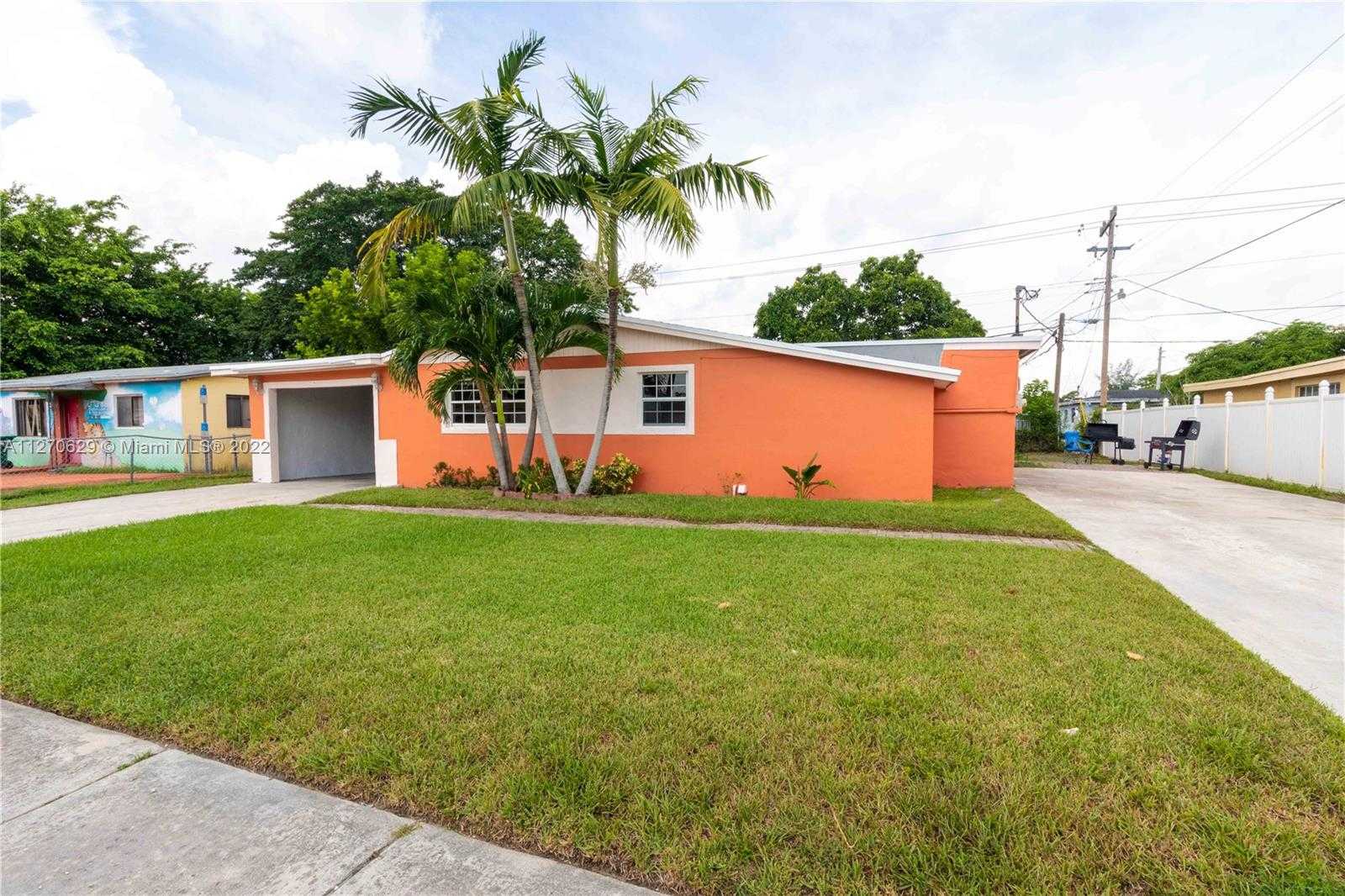 Будинок в Miami Gardens, Florida 11621820