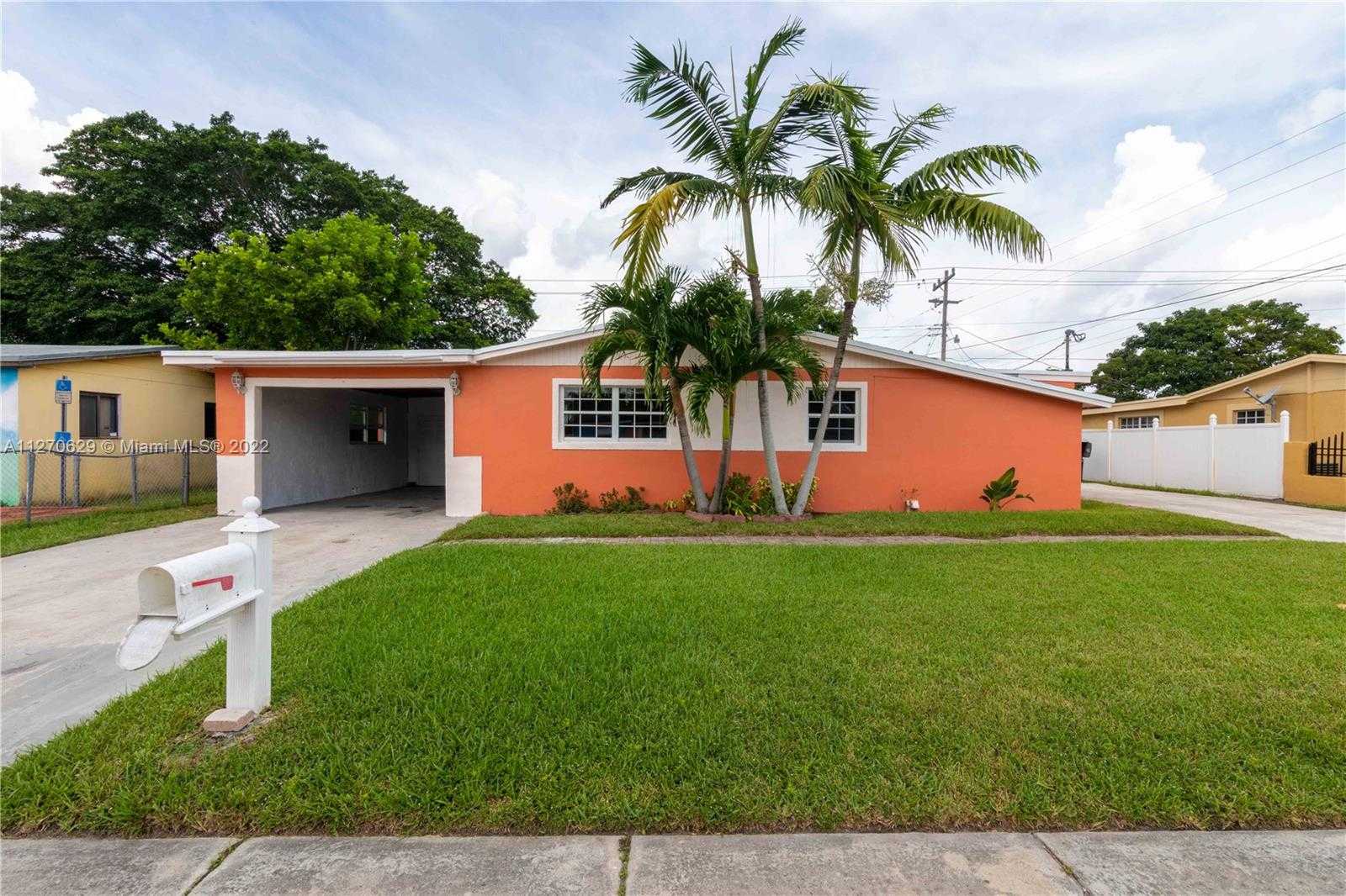 Будинок в Miami Gardens, Florida 11621820