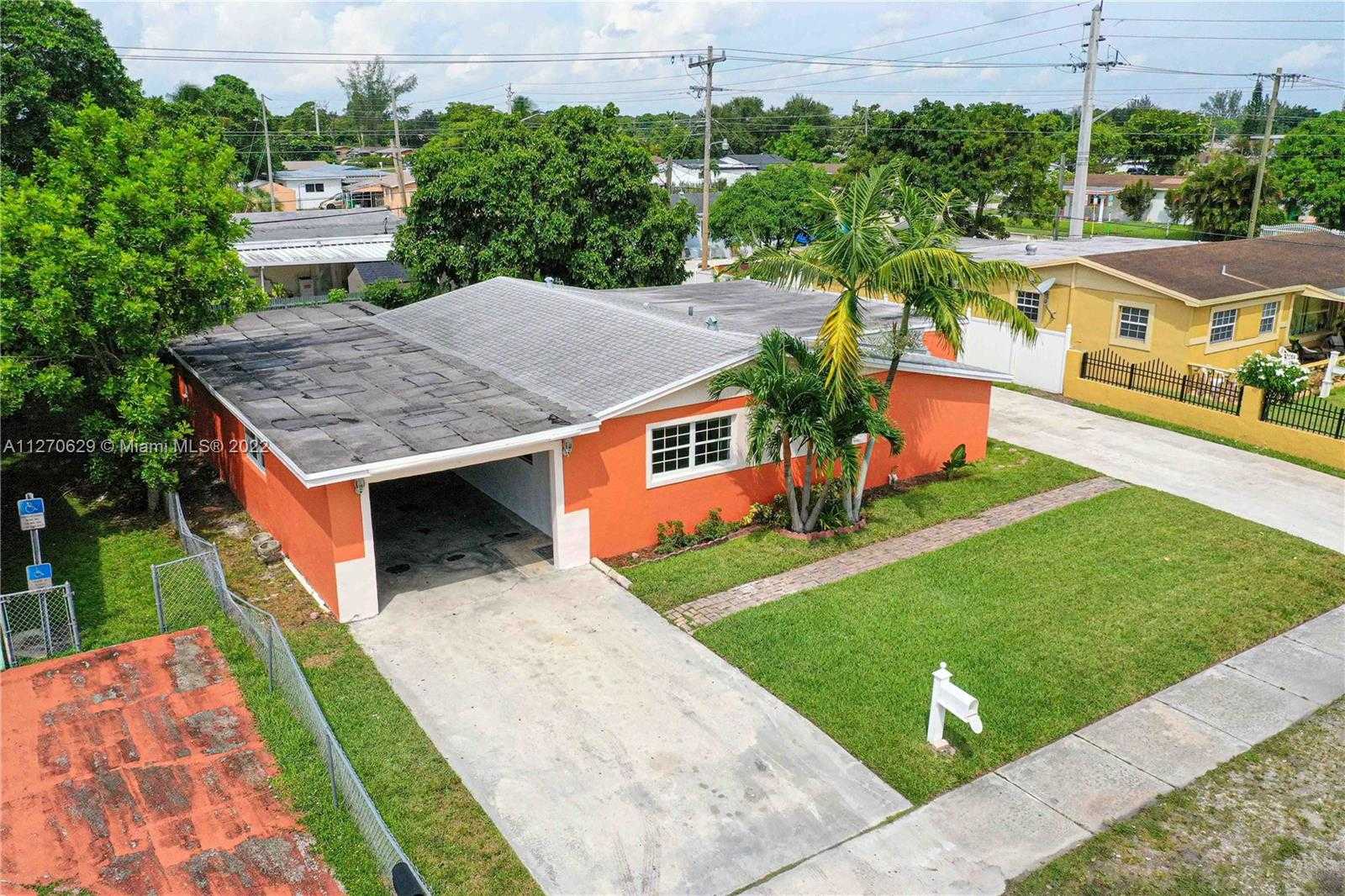Huis in Miami Gardens, Florida 11621820