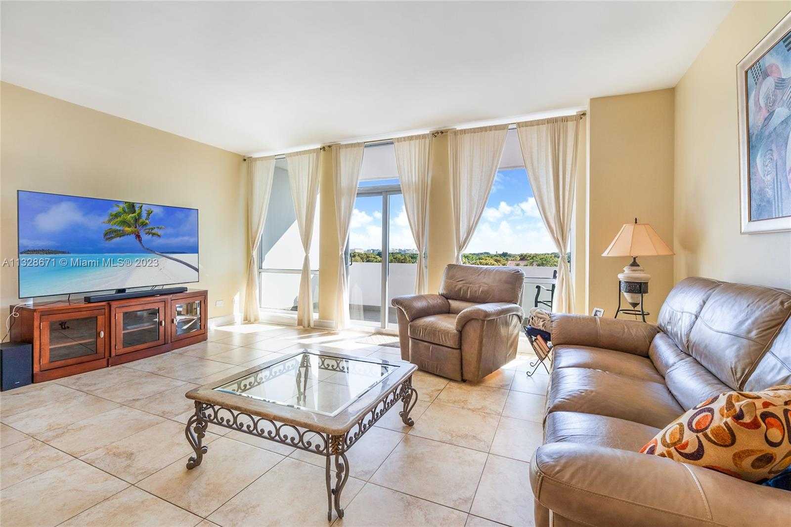 Condominium in Coral Gables, Florida 11621828