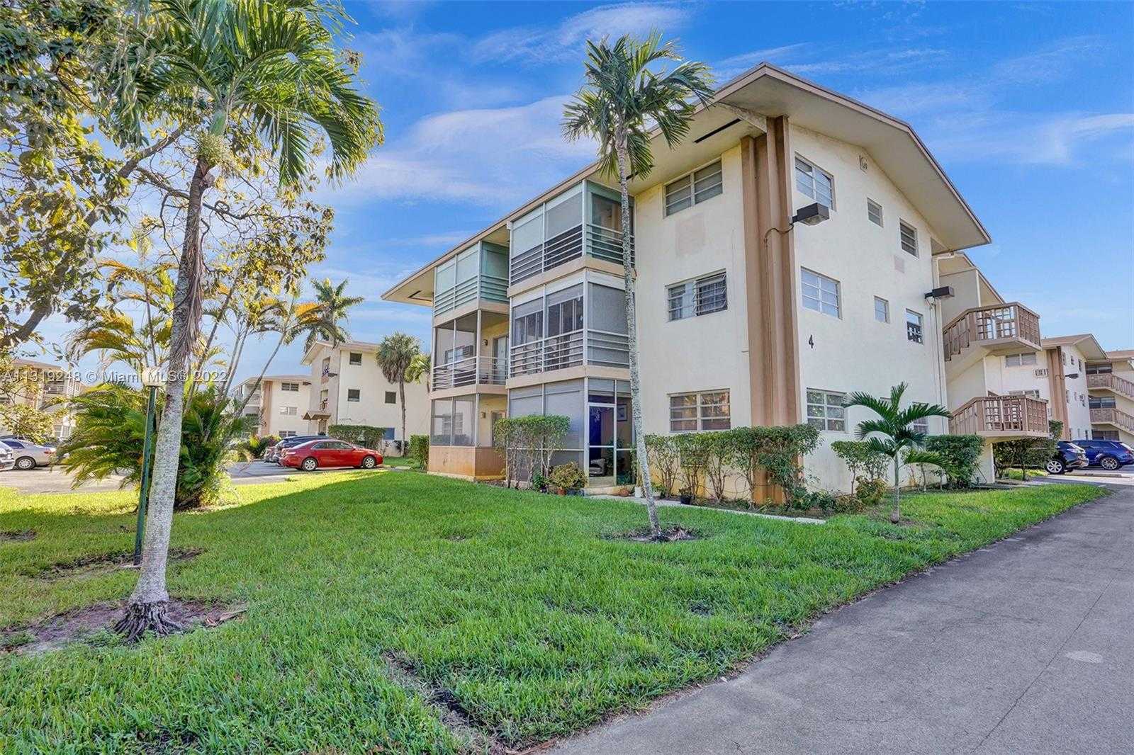 Condominium dans North Miami Beach, Florida 11621835