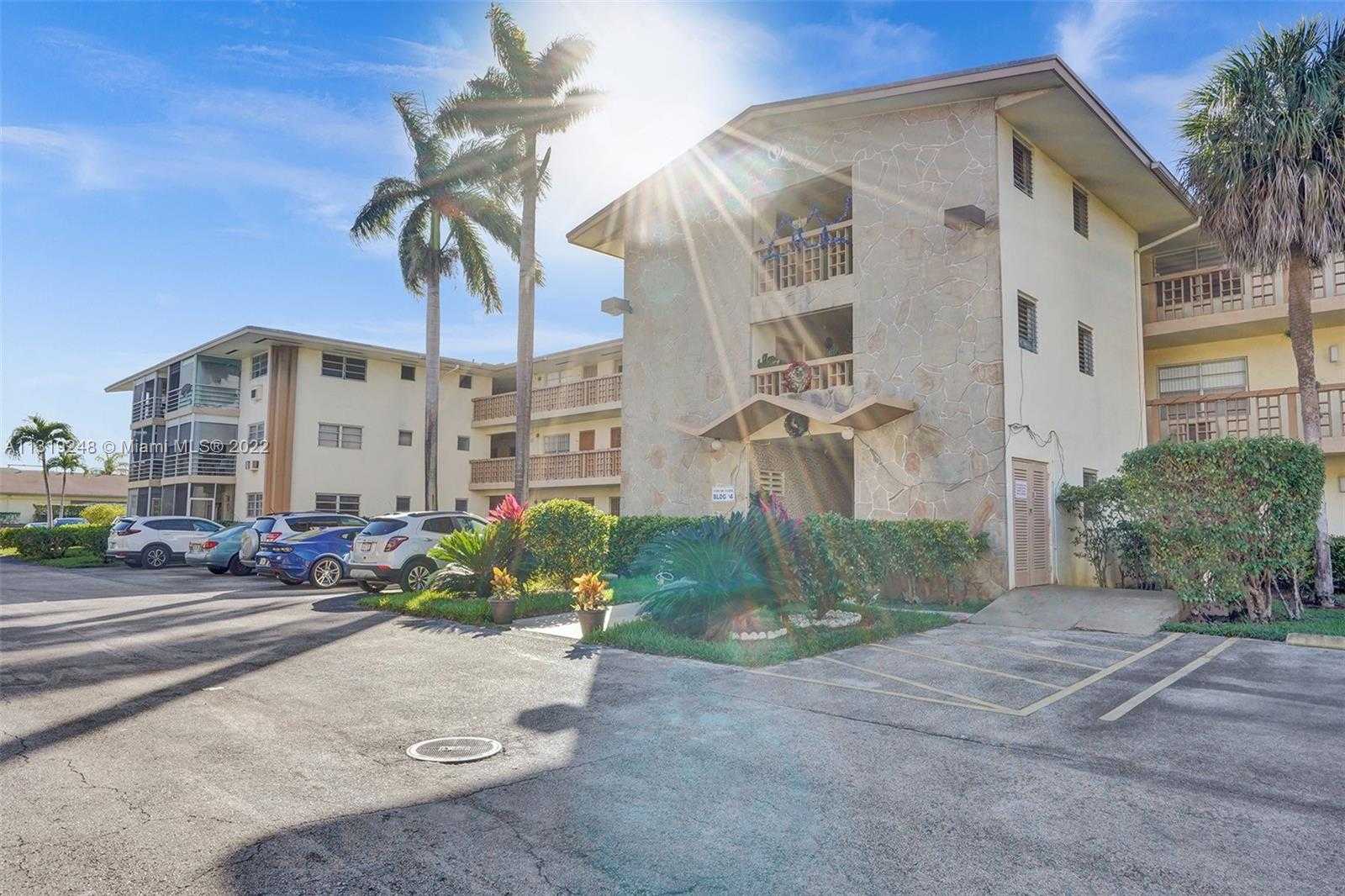 Condominium in North Miami Beach, Florida 11621835