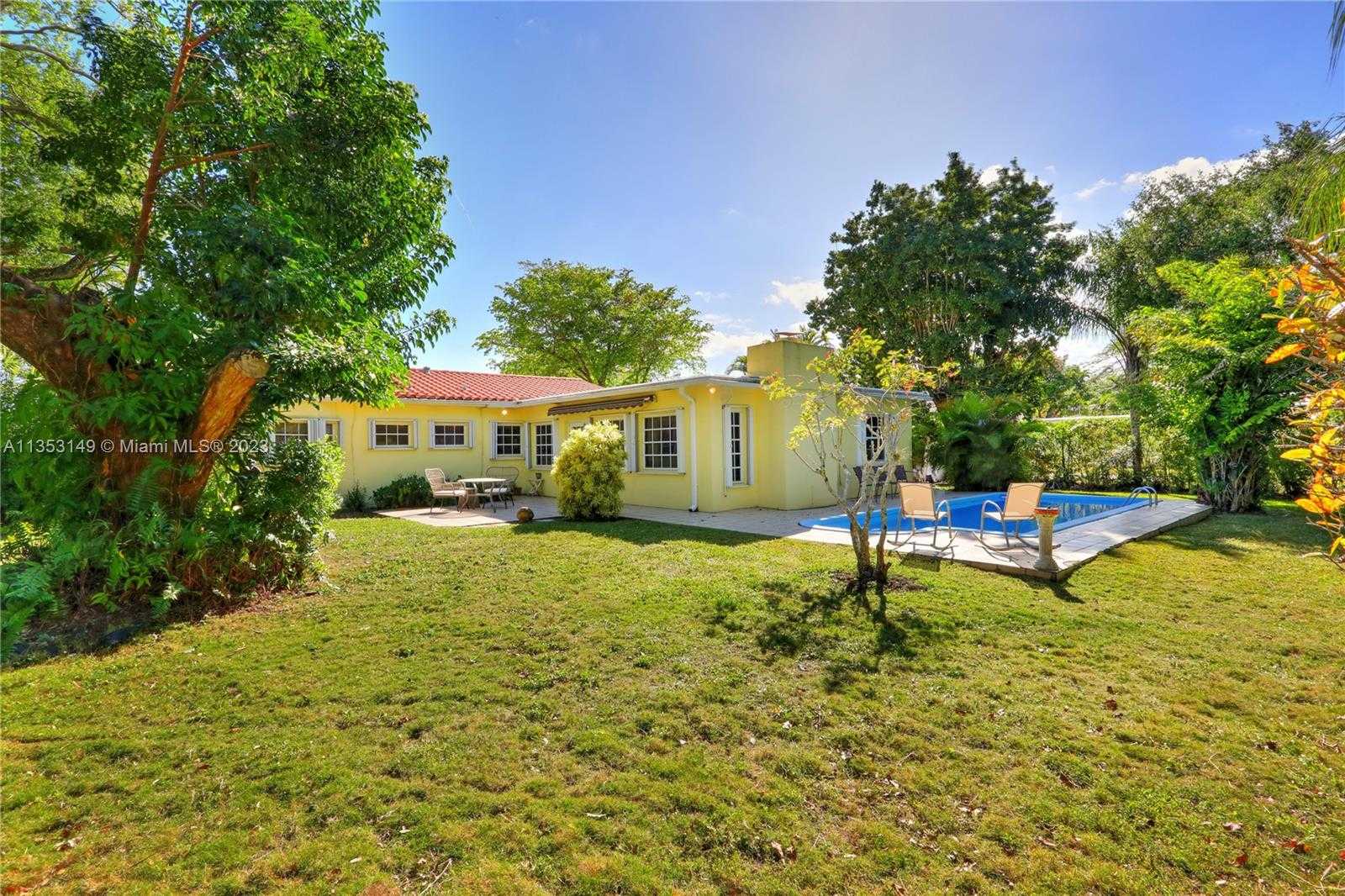House in Glenvar Heights, Florida 11621851