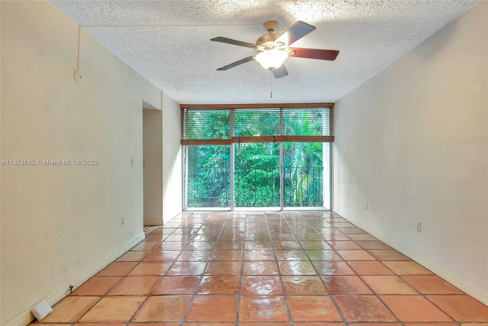 House in Ocean View Heights, Florida 11621852