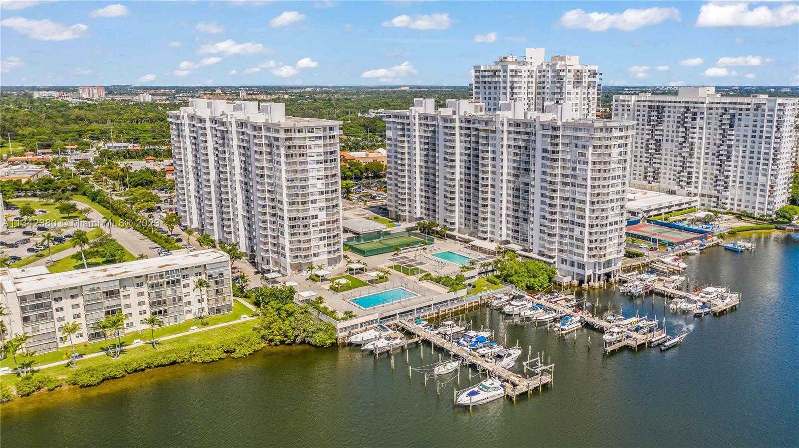 Condominium in Aventura, Florida 11621856