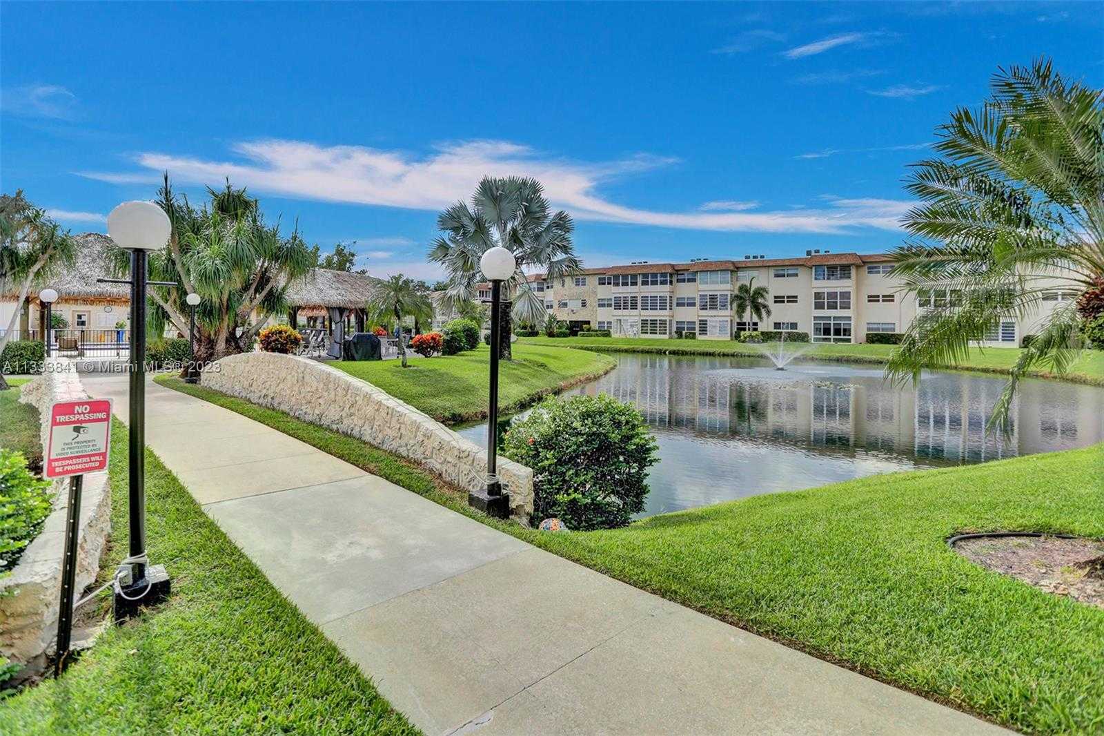 Condominium dans Lauderdale Lakes, Florida 11621864