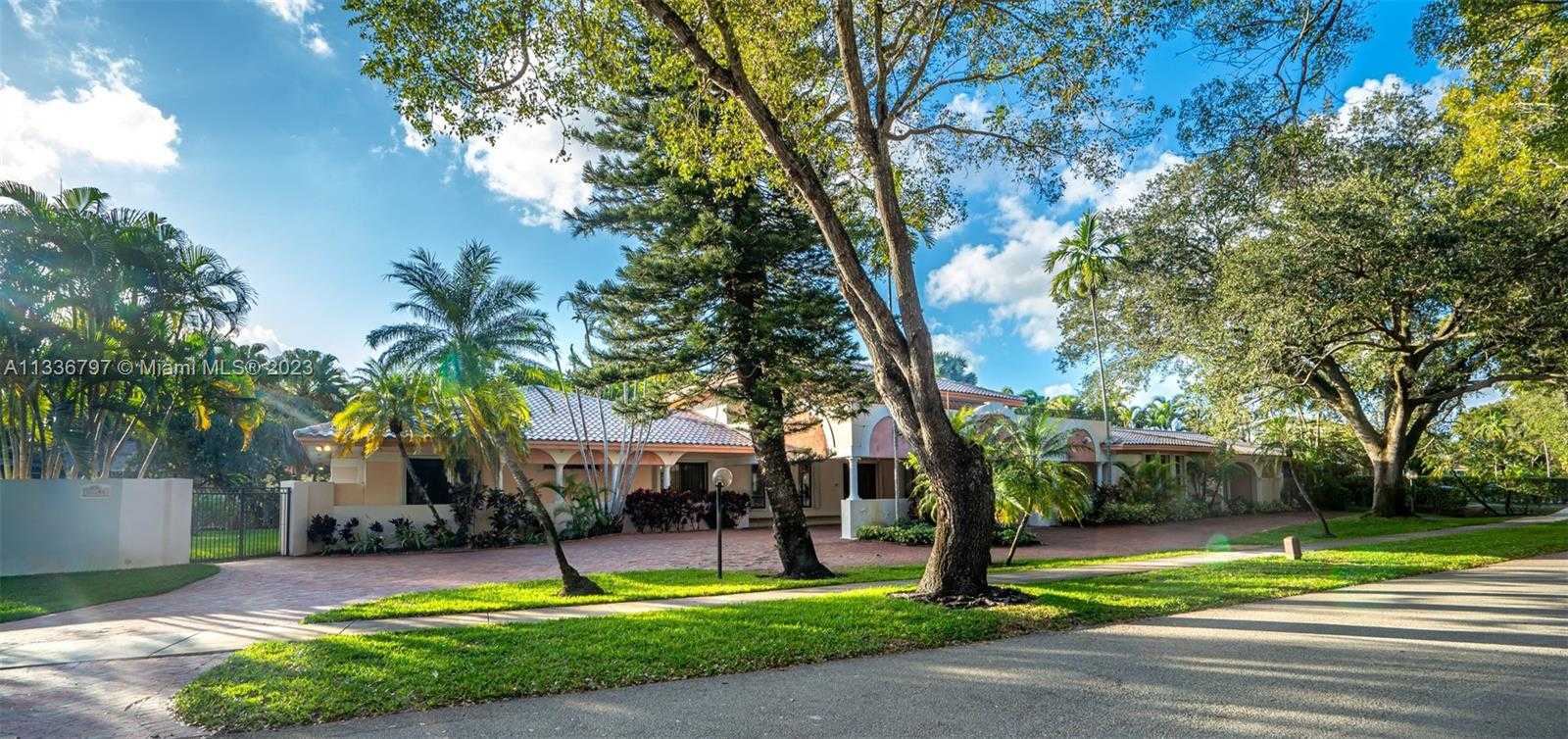 House in Miami Lakes, Florida 11621870