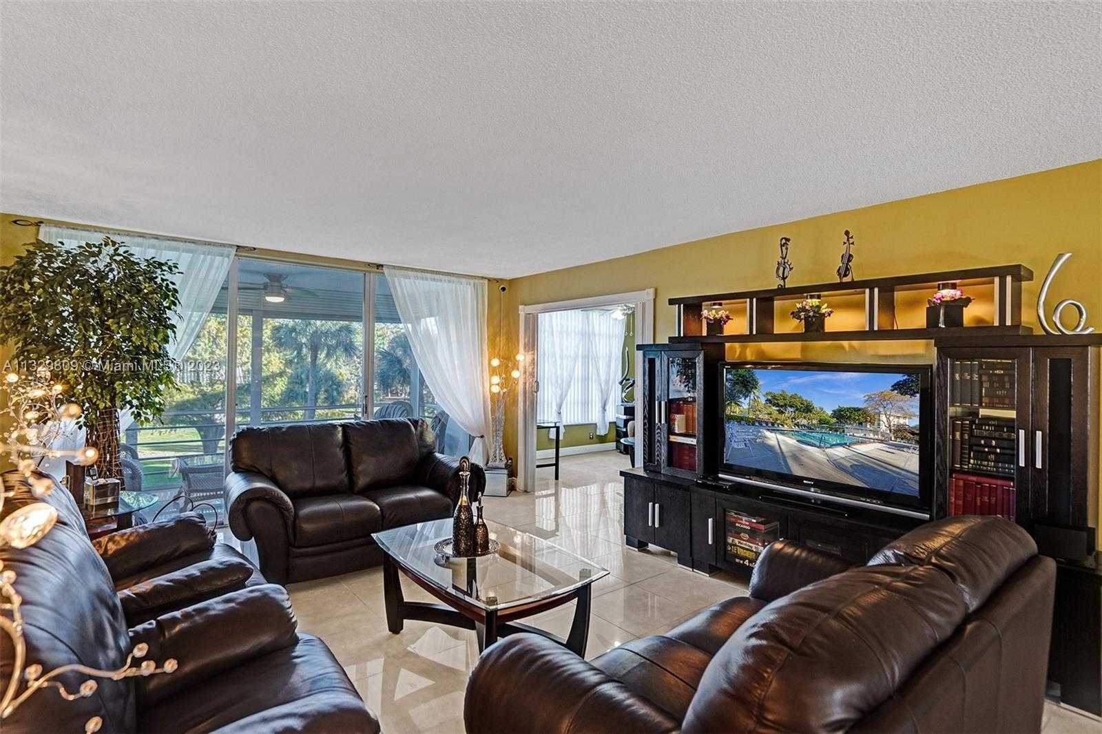 Condominium in Pompano Beach, Florida 11621887