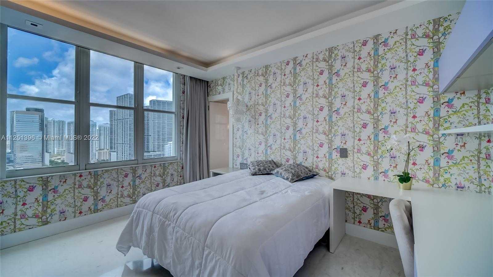 Condominium in Miami, Florida 11621900