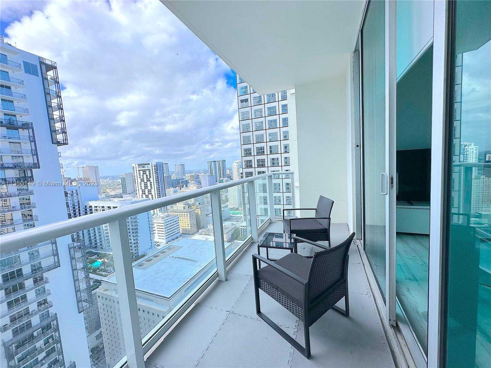 Condominium in Miami, Florida 11621922