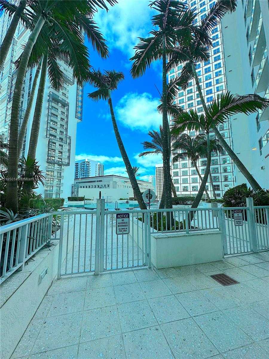 公寓 在 Miami, Florida 11621922