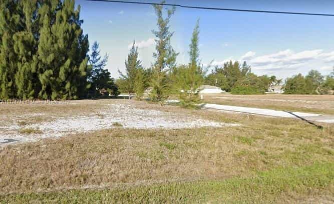 Land in Cape Coral, Florida 11621940