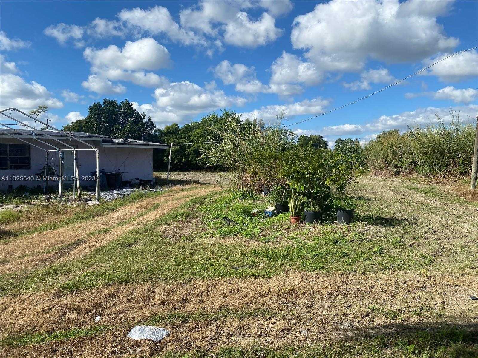 Land in Goulds, Florida 11621947