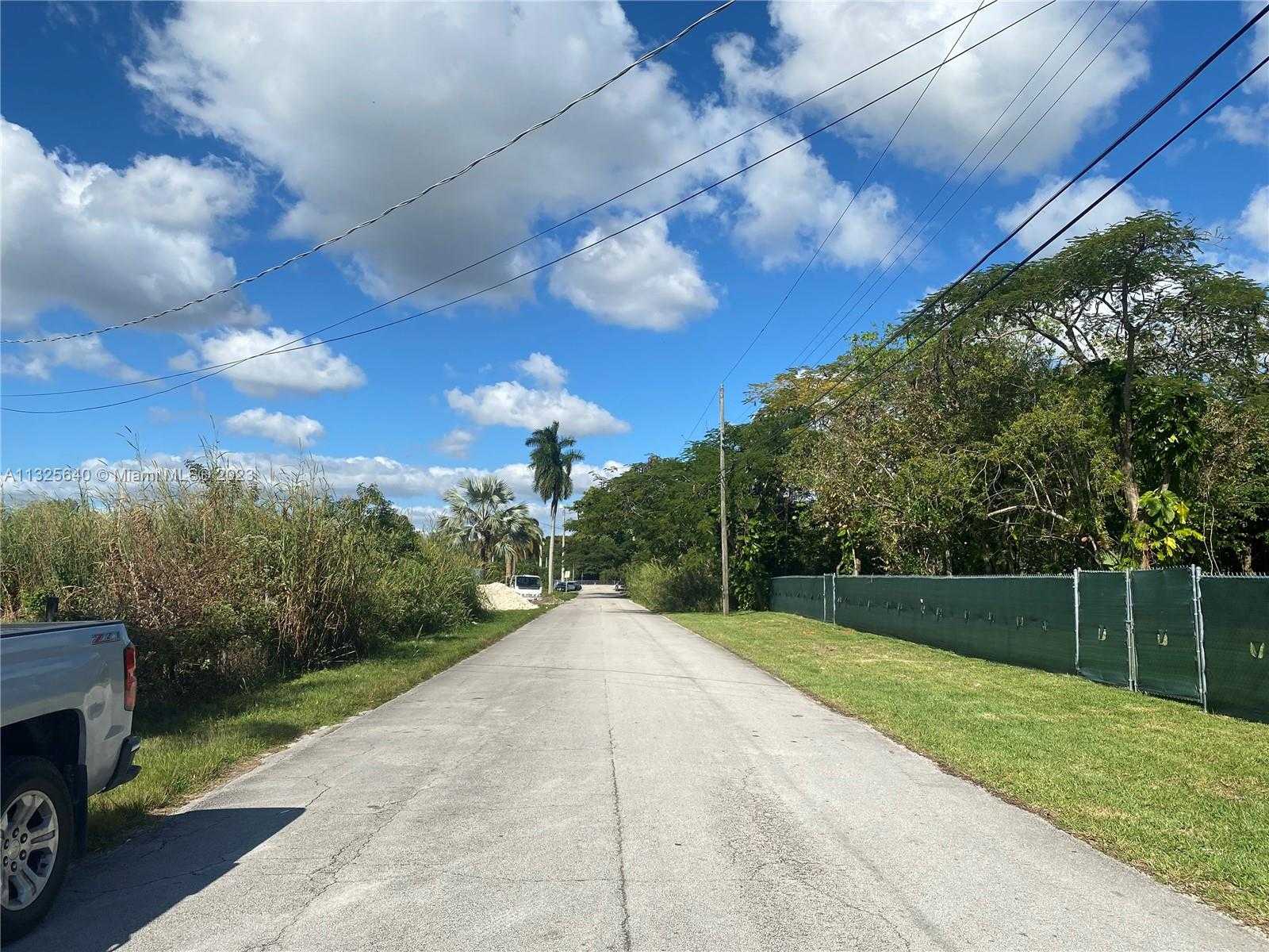 Land in Miami, Florida 11621947