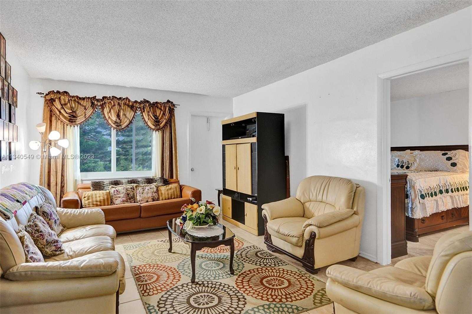 公寓 在 Lauderhill, Florida 11621959