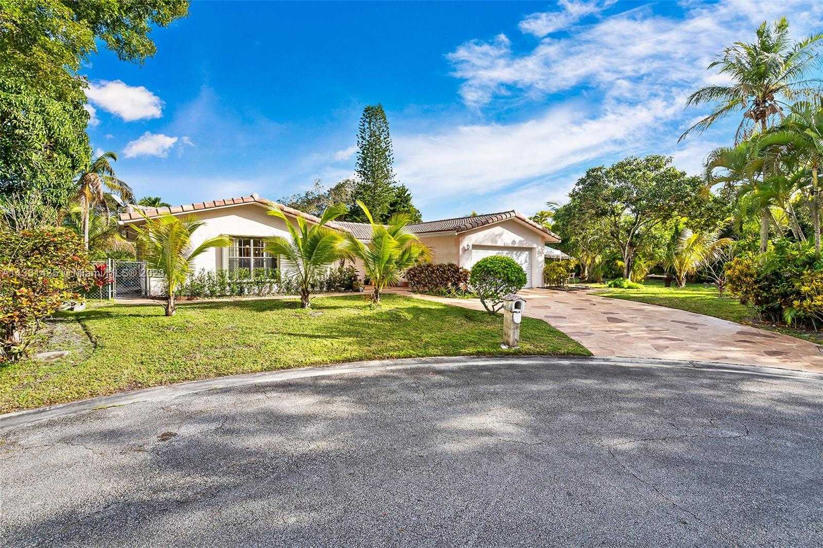 House in Coral Springs, Florida 11621960