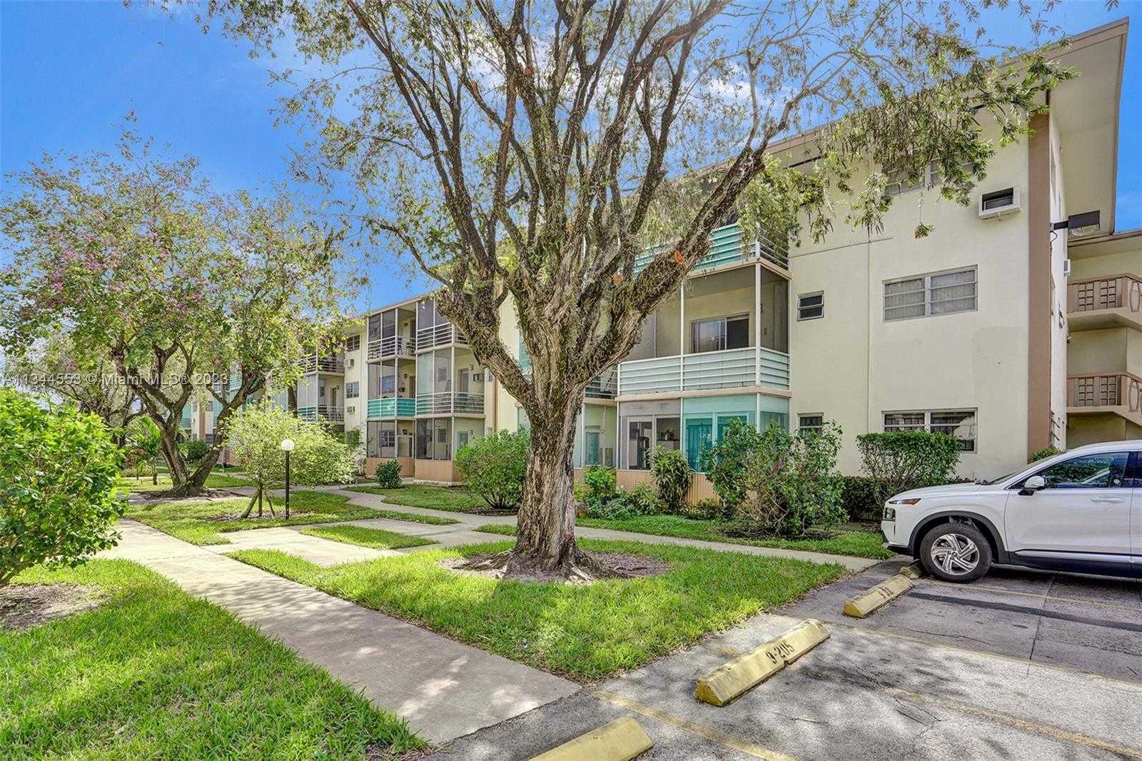Eigentumswohnung im Nord-Miami Beach, Florida 11621966