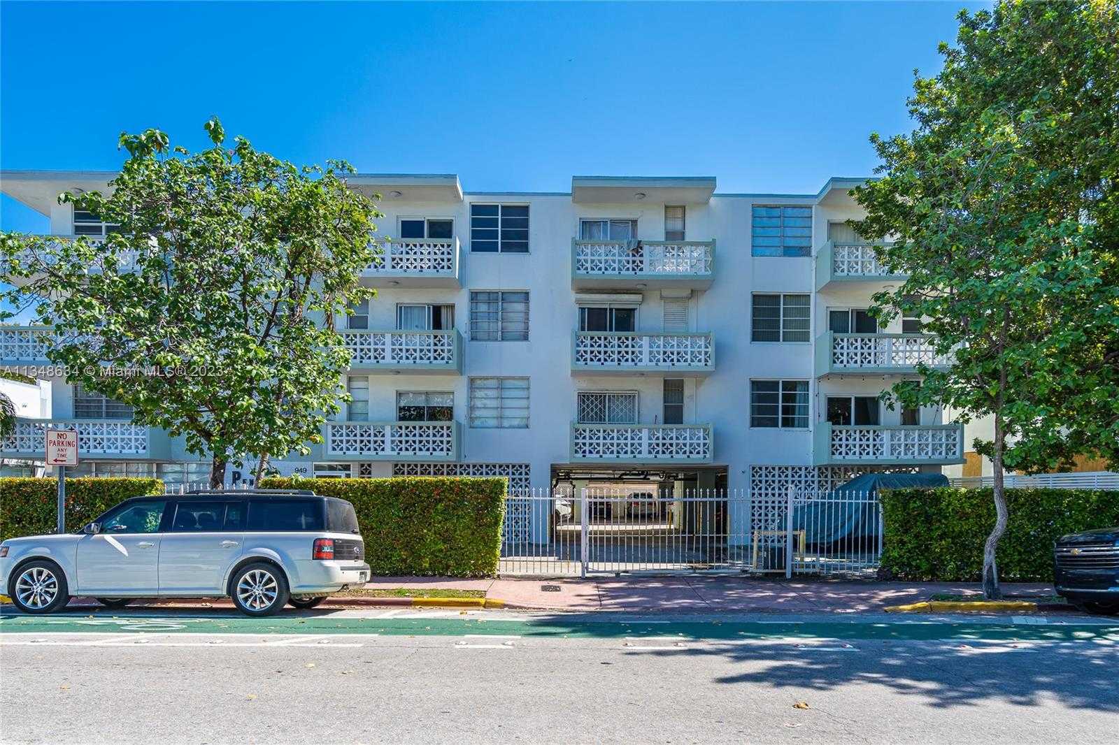 Condominium in Miami Beach, Florida 11621967