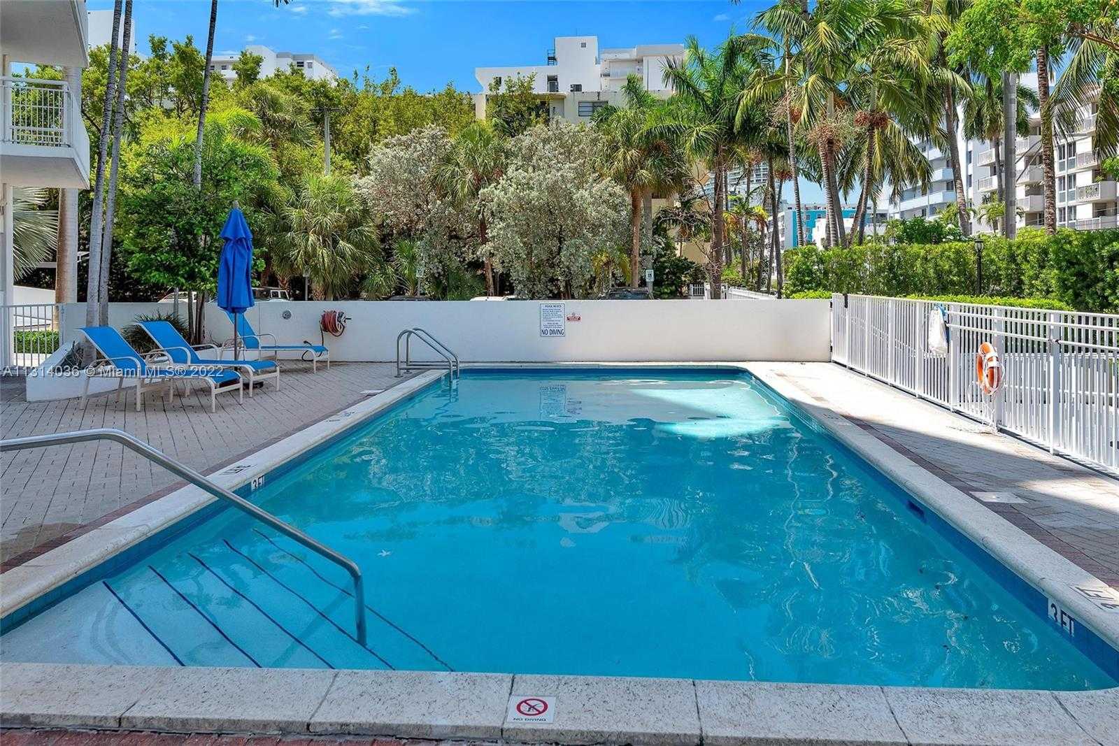 Condominium in Miami Beach, Florida 11621986