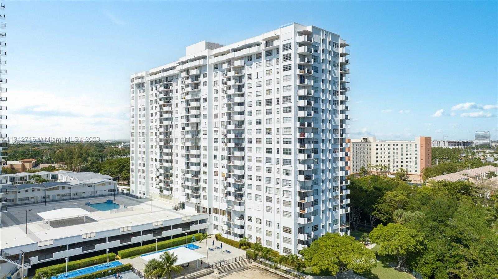 Condominium in Aventura, Florida 11622021
