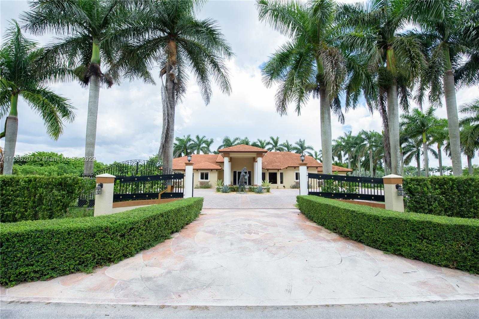 House in Redland, Florida 11622030