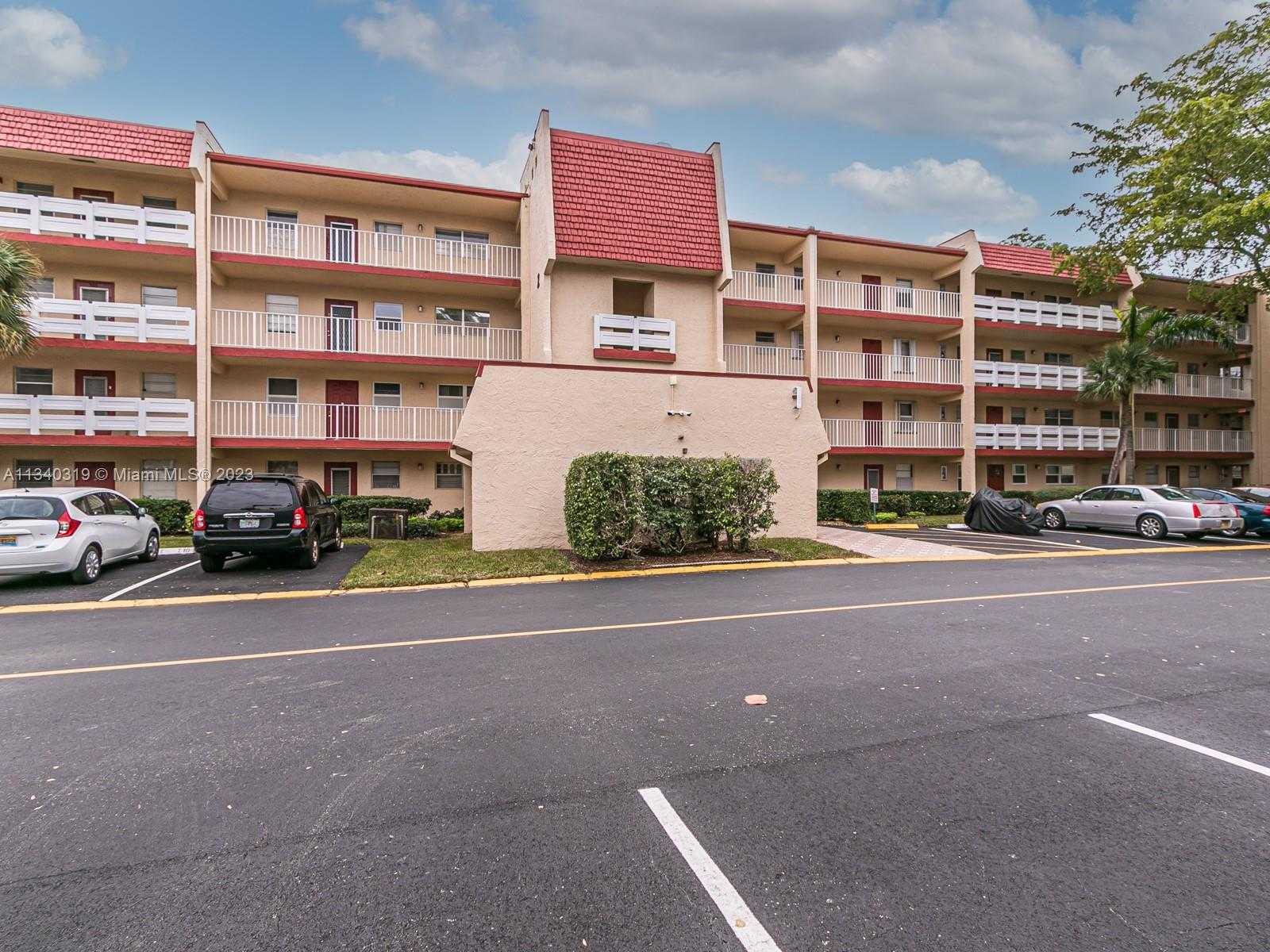 Condominium in Margaat, Florida 11622035