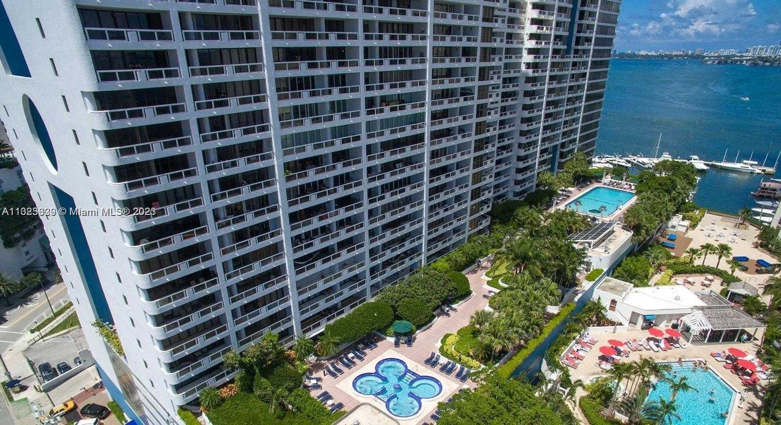 公寓 在 Miami, Florida 11622053