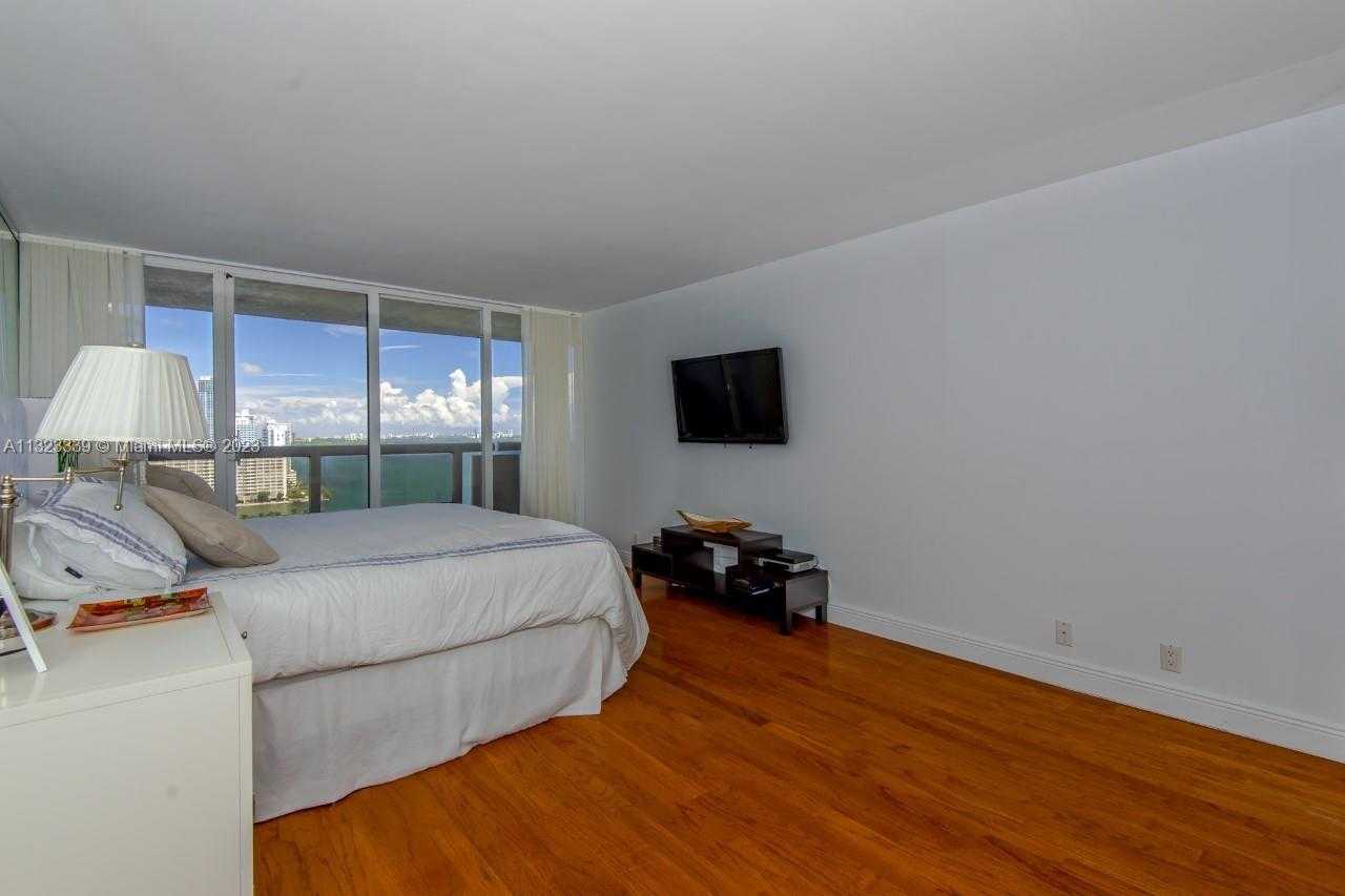 公寓 在 Miami, Florida 11622053
