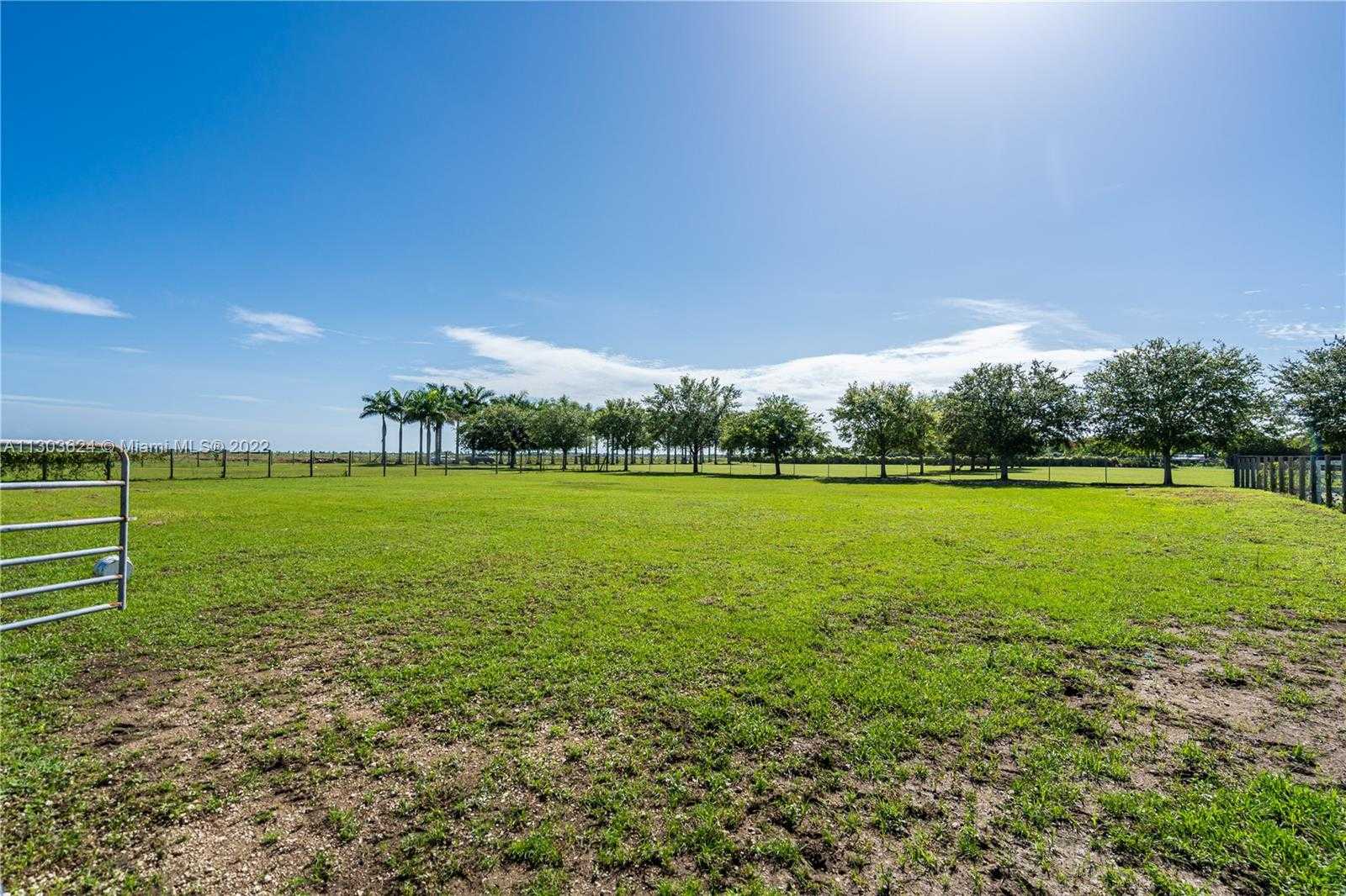 Land in Roodland, Florida 11622064