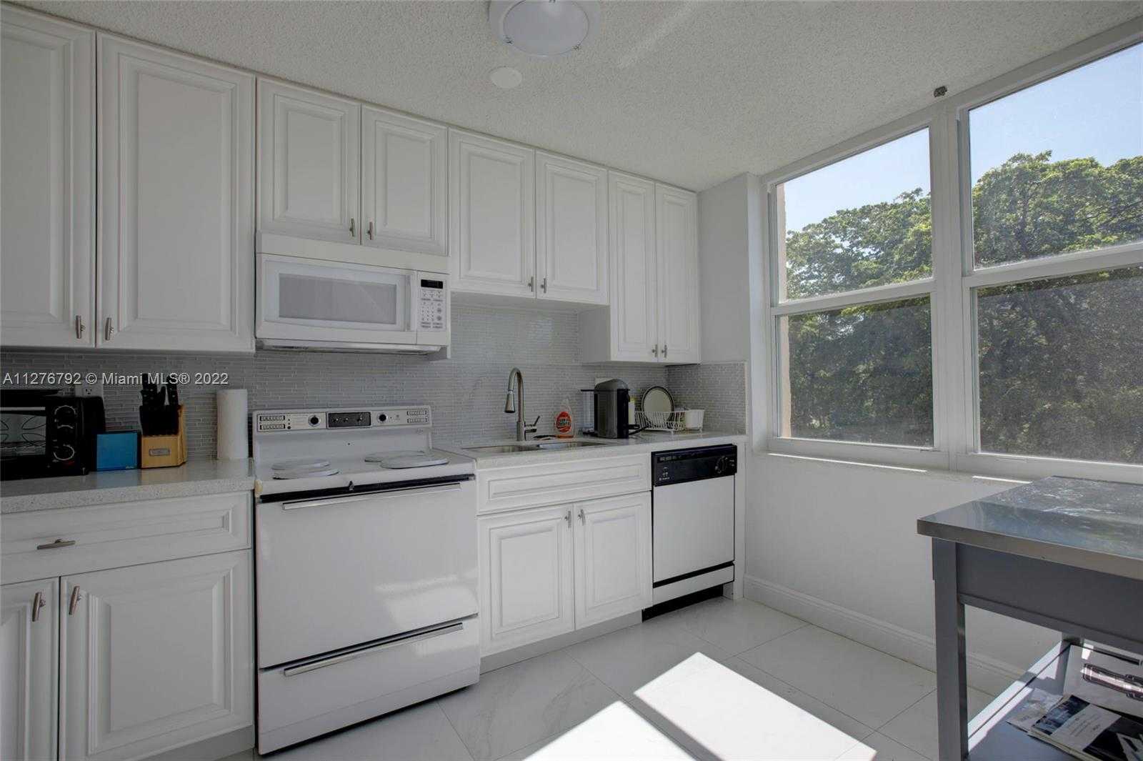 Condominium in Lauderhill, Florida 11622071