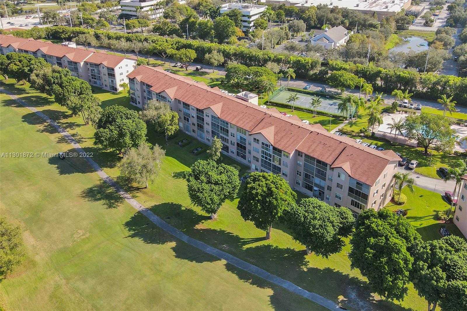 Condominium in Pembroke Pines, Florida 11622082