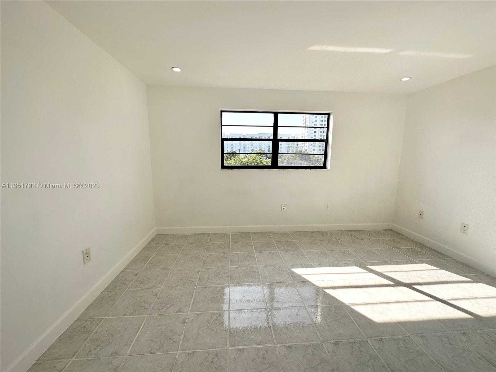 House in West Miami, Florida 11622105