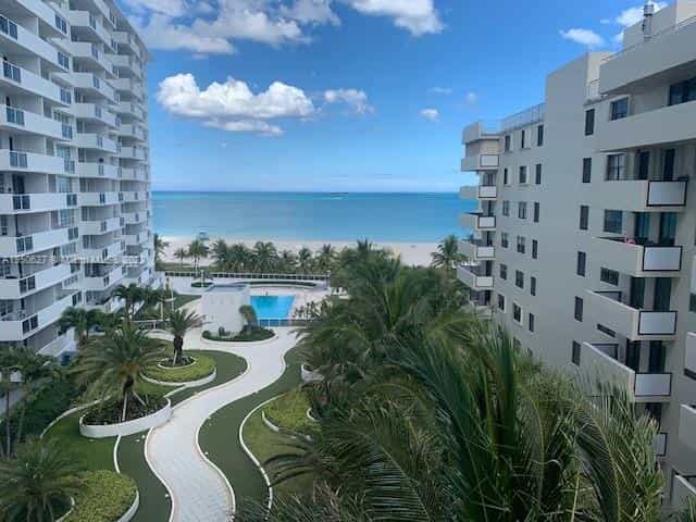 House in Miami Beach, Florida 11622109