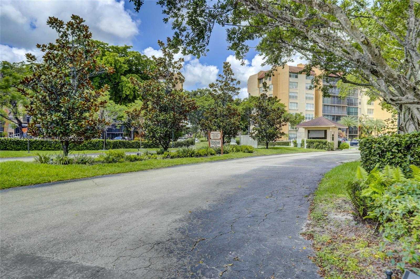 Condominium in Lauderhill, Florida 11622118