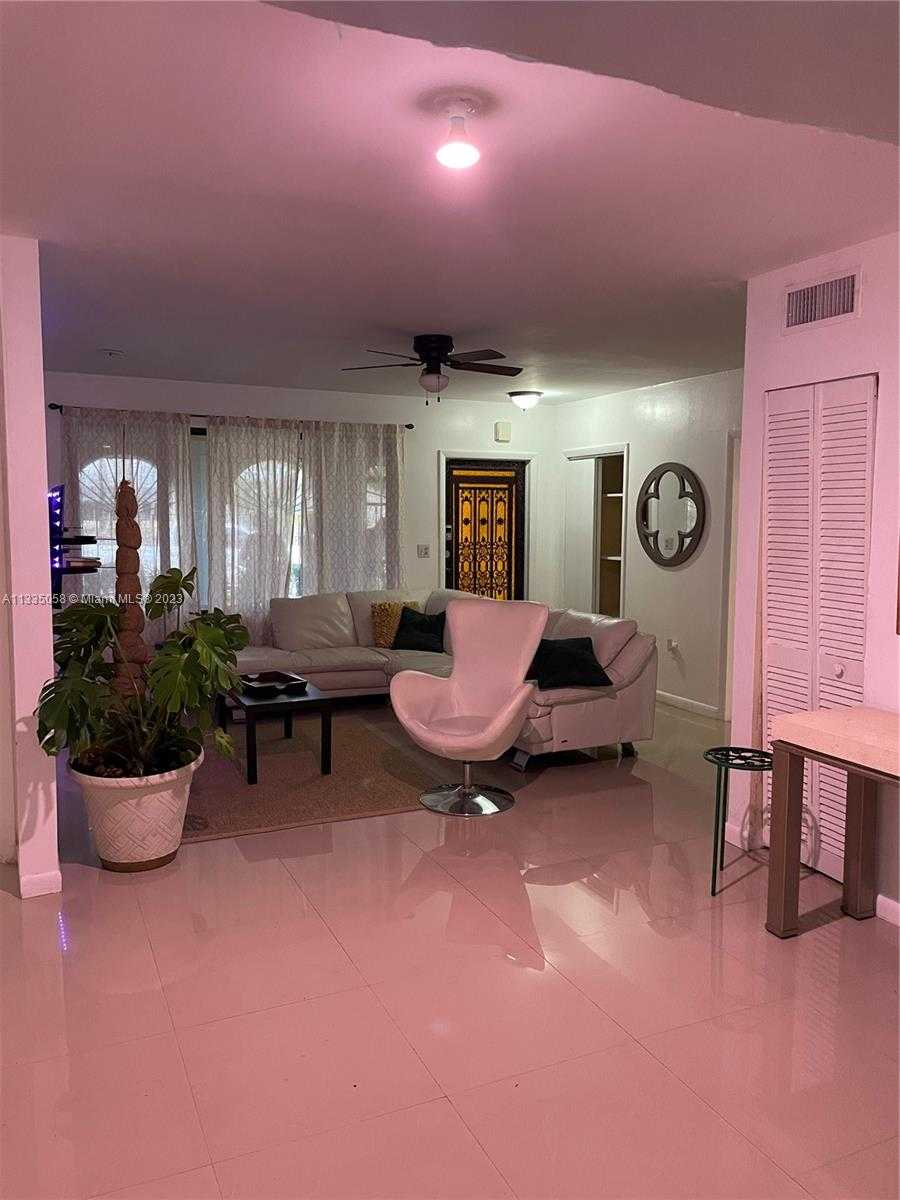 House in Miami, Florida 11622120
