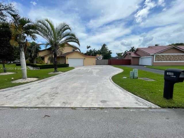 房子 在 Miami, Florida 11622142