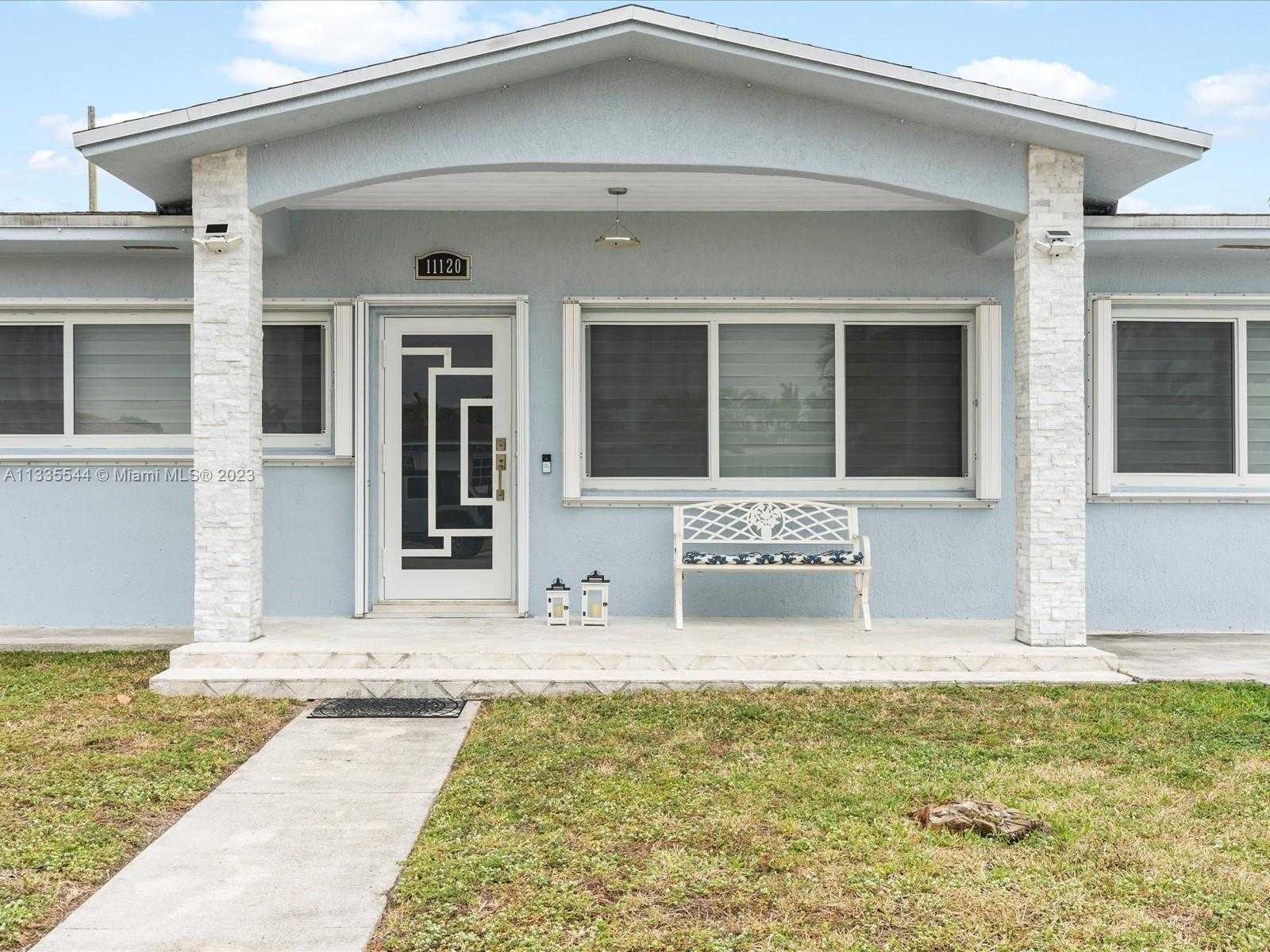 House in Hialeah, Florida 11622144