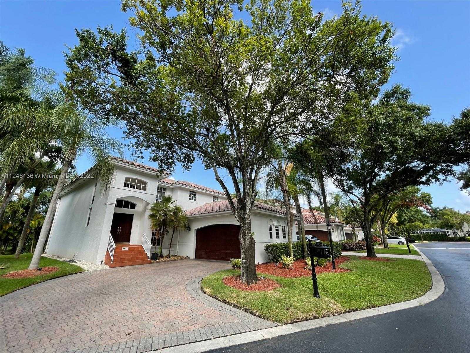 House in Doral, Florida 11622153