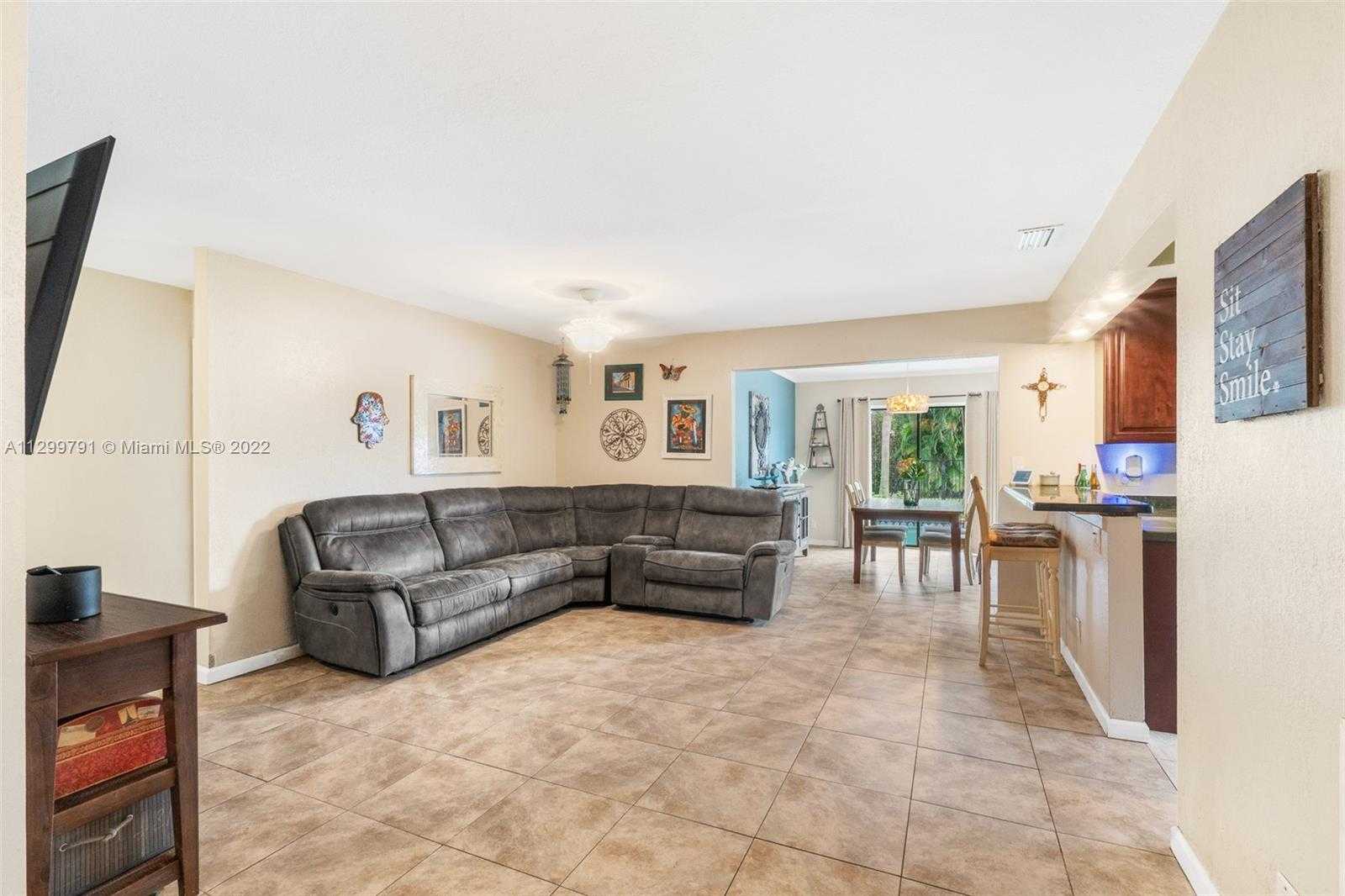 House in Coconut Creek, Florida 11622169