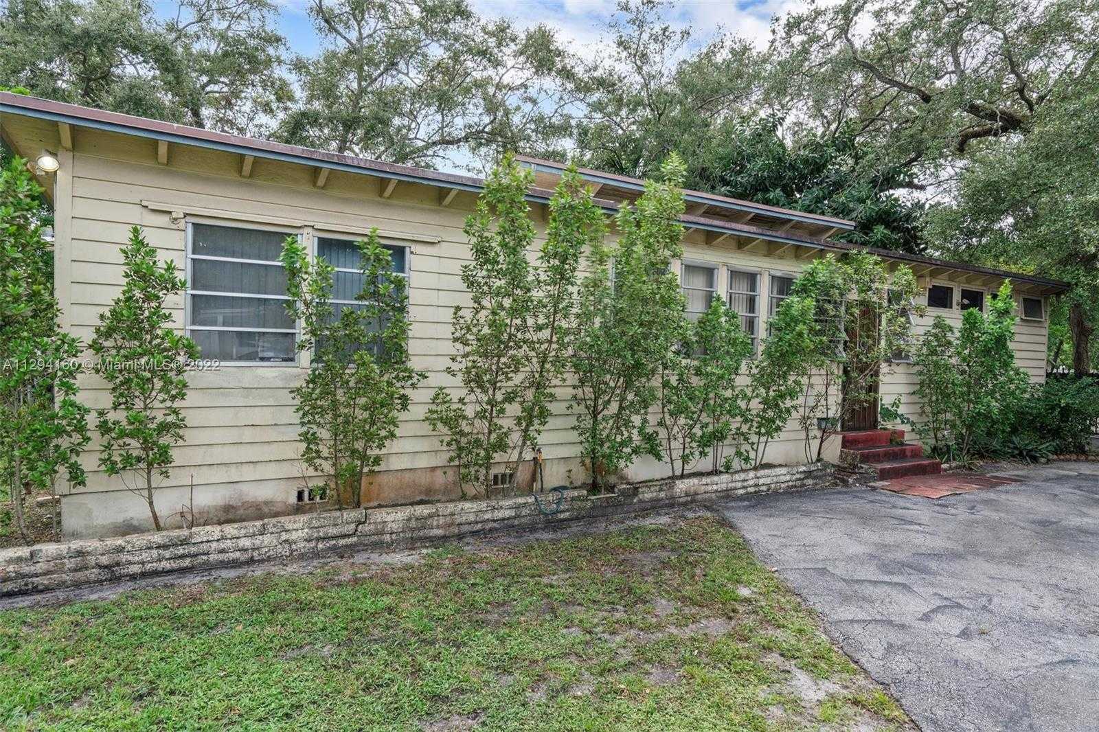 House in North Miami, Florida 11622170