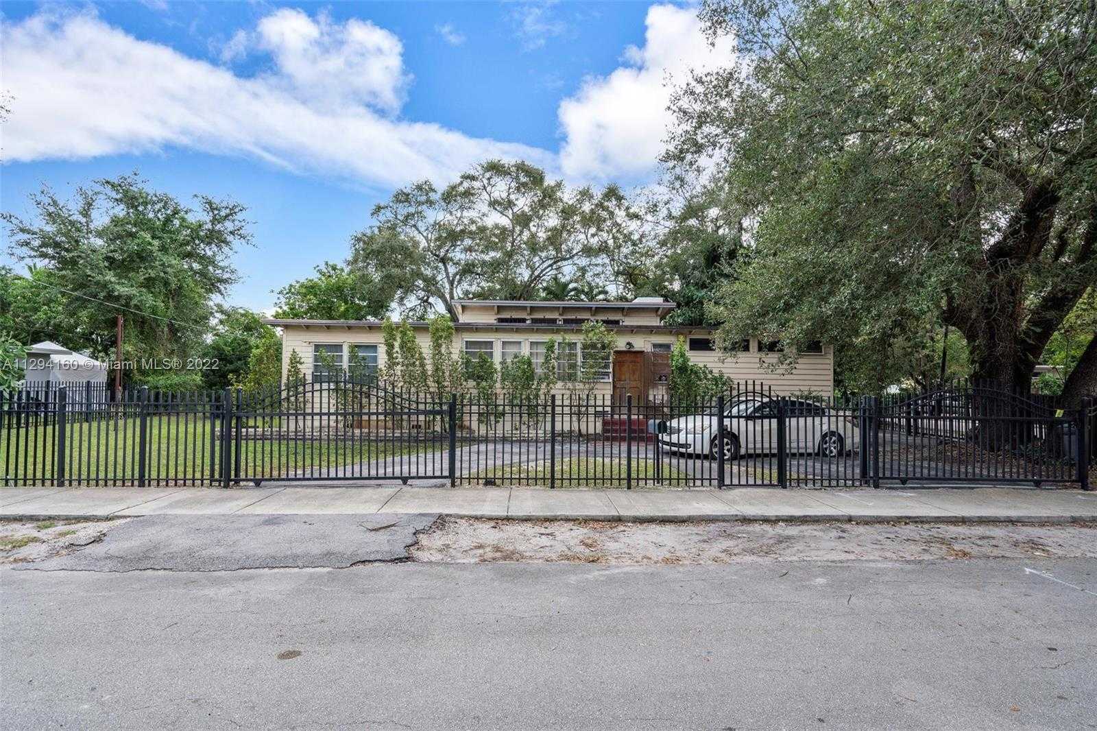House in Biscayne Park, Florida 11622170