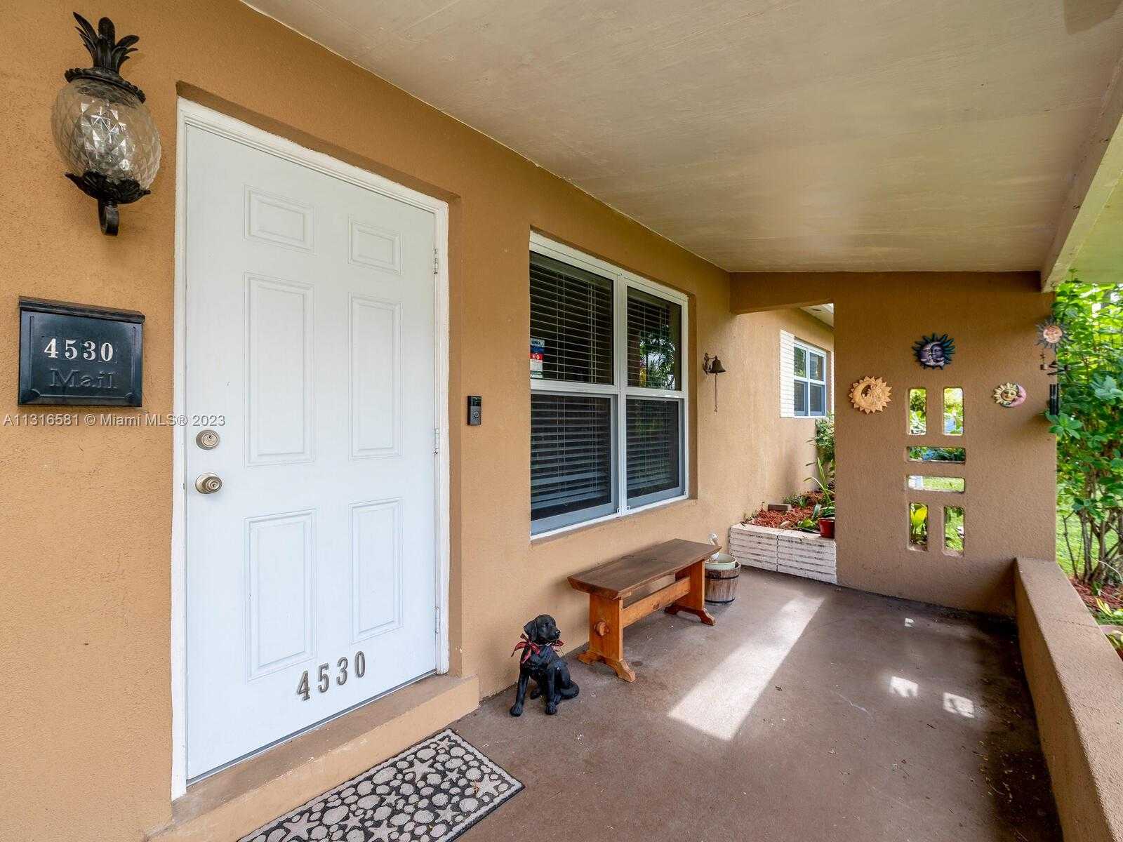 Dom w Fort Lauderdale, Florida 11622172