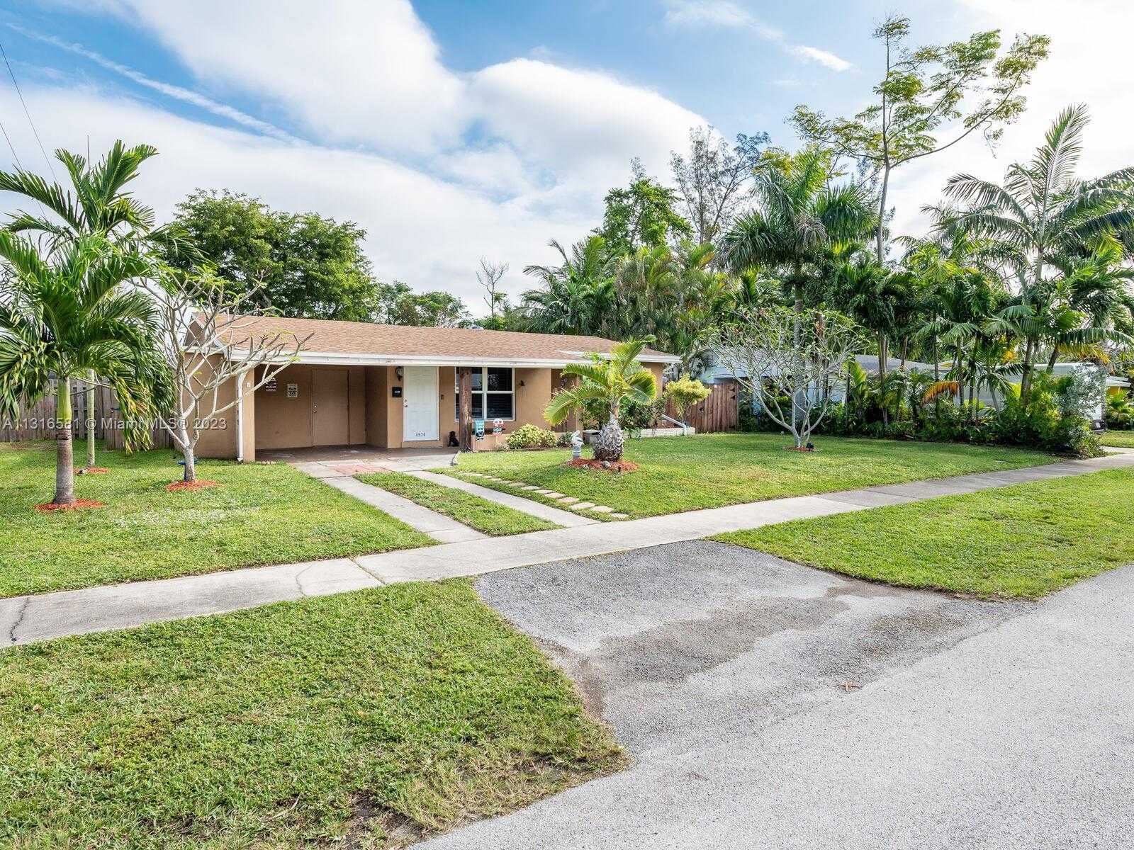 House in Dania Beach, Florida 11622172
