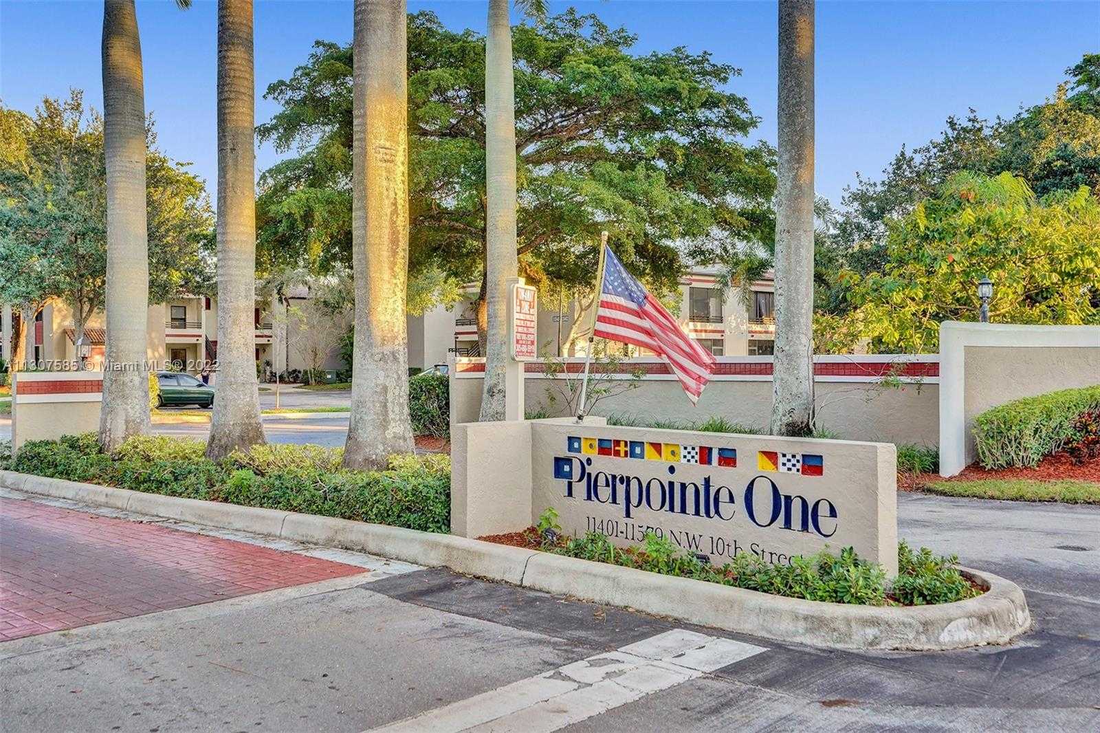 Condomínio no Pembroke Pines, Florida 11622193